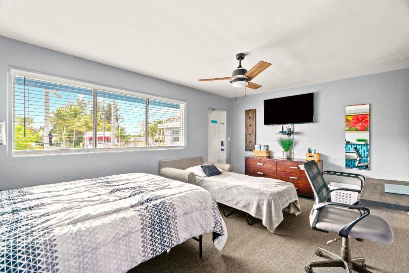 Boutique Beach Retreat St. Pete Beach Exterior foto